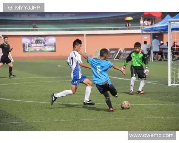 足球扬特长助力青少年成长提升团队合作与个人技能的完美结合